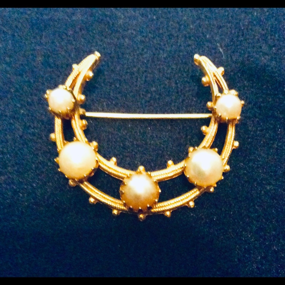 Vintage Cultured Pearl Brooch in Gold Setting - Picture 2 of 3